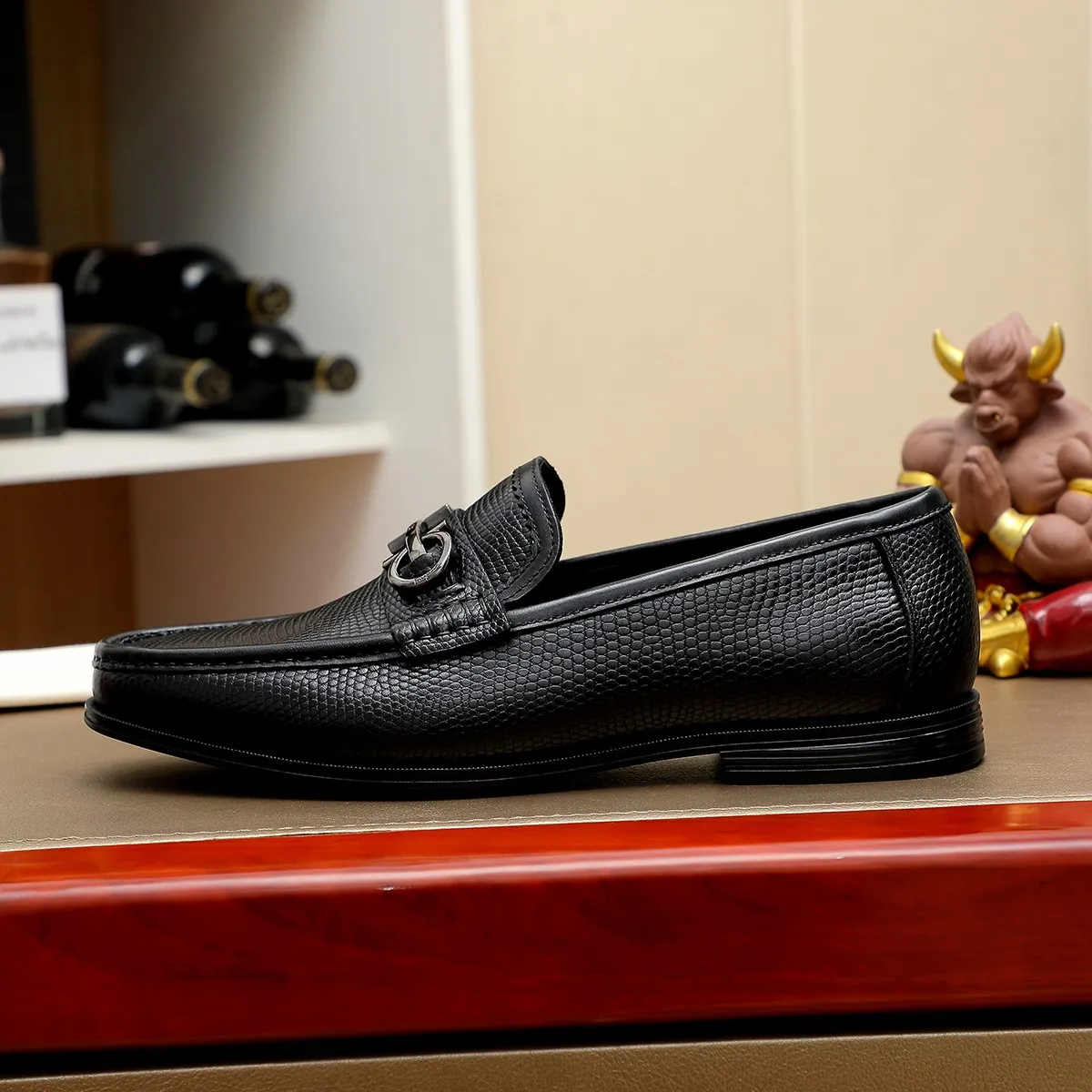 Men's shoes 250 🕷🕷🐂【Ferragamo】Ferragamo Popular fashionable casual shoes🇨🇳Official website counter 1:1 production, original mold opening💯Good quality can be seen, imported high-end first-layer pebbled calfskin, water-dyed🐂leather lining🌿very clear texture, high-quality waterproof, non-slip and wear-resistant outsole🎋high quality and low price, truly handmade🍓, color optional! Code number 38-44 (45. To be customized)
